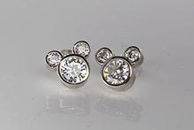 Carica l'immagine nel visualizzatore di Gallery, Findout - Orecchini da donna in argento Sterling a forma di topolino, White - Ilgrandebazar