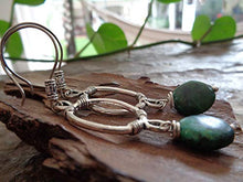 Carica l'immagine nel visualizzatore di Gallery, ✿ LONG OVAL &amp; GREEN ROUND STONE ✿ Orecchini etnici con ganci lunghi decorati