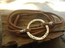 Carica l'immagine nel visualizzatore di Gallery, ✿ HAMMERED ANELLO &amp; pelle scamosciata ✿ braccialetto dell'involucro