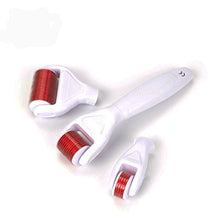 Carica l'immagine nel visualizzatore di Gallery, Titanio Micro-ago Derma Roller 4 in 1-3 Aghi Diversi(0.5mm &amp; 4in1 roller - Ilgrandebazar