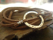 Carica l'immagine nel visualizzatore di Gallery, ✿ HAMMERED ANELLO &amp; pelle scamosciata ✿ braccialetto dell'involucro
