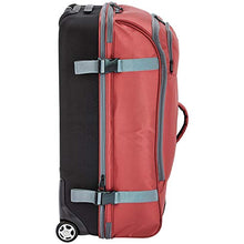 Carica l'immagine nel visualizzatore di Gallery, AmazonBasics - Borsone da viaggio con ruote, Rosso