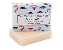 Carica l'immagine nel visualizzatore di Gallery, Clovelly Soap Co. Saponetta shampoo con eucalipto, menta e limone, naturale,...