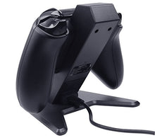 Carica l'immagine nel visualizzatore di Gallery, AmazonBasics - Stazione di ricarica in alluminio per controller Xbox...