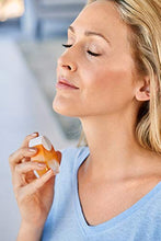 Carica l'immagine nel visualizzatore di Gallery, NIVEA SUN Eau de Toilette (1 x 30 ml) con il profumo originale della crema...