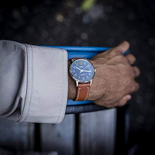 Carica l'immagine nel visualizzatore di Gallery, Timex Orologio Analogico Quarzo Uomo con Cinturino in Pelle TW2R25700VQ - Ilgrandebazar