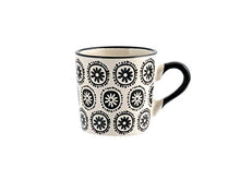 Carica l'immagine nel visualizzatore di Gallery, H&amp;H Vhera Set 6 Tazzine Caffè, Stoneware, Bianco/Nero, 90 ml - Ilgrandebazar