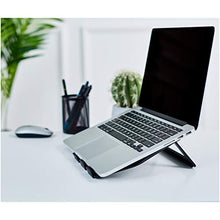 Carica l'immagine nel visualizzatore di Gallery, AmazonBasics - Supporto richiudibile in alluminio per PC portatili con Nero
