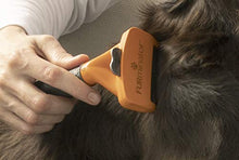 Carica l'immagine nel visualizzatore di Gallery, Furminator Strumento Premium per il deShedding del Sottopelo Cani Media