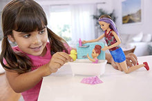 Carica l'immagine nel visualizzatore di Gallery, Barbie Bambola Skipper Caucasica Babysitter con Vasca da Bagno, Bambina Che... - Ilgrandebazar