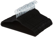 Carica l'immagine nel visualizzatore di Gallery, AmazonBasics - Gruccia in velluto con portapantaloni, 50 50 pezzi, Nero - Ilgrandebazar
