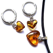 Carica l'immagine nel visualizzatore di Gallery, Orecchini a cerchio in argento sterling 925 con collana girocollo di cuori...
