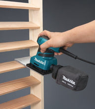Carica l'immagine nel visualizzatore di Gallery, Makita Bo4566 Levigatrice Orbitale, 100x164 mm, 200 W