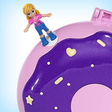 Carica l'immagine nel visualizzatore di Gallery, Polly Pocket- Cofanetto Pigiama Party, con 2 Mini Bambole, Un Veicolo e... - Ilgrandebazar