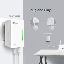 Carica l'immagine nel visualizzatore di Gallery, TP-Link TL-WPA4220 Kit Powerline WiFi, AV600 Mbps su + 300 WiFi