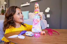 Carica l'immagine nel visualizzatore di Gallery, Barbie- Dreamtopia Playset con Bambola Bionda 3 Outfit, Giocattolo per...