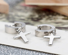 Carica l'immagine nel visualizzatore di Gallery, Flongo orecchini donna uomo croce forma fashion stile argento Argento + Nero - Ilgrandebazar
