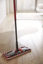 Carica l'immagine nel visualizzatore di Gallery, Vileda Revolution Sistema Lavapavimenti con Secchio, Strizzatore e Piastra, con 2 Panni in Microfibra, Nero/Rosso