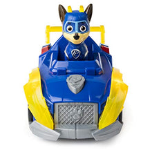 Carica l'immagine nel visualizzatore di Gallery, Paw Patrol Veicolo Deluxe di Mighty Pups Super Paws CHASE, con Luci e Suoni,...