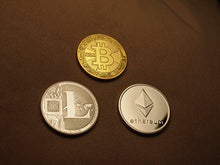 Carica l'immagine nel visualizzatore di Gallery, Eillwin Set di rare criptovalute Bitcoin+Litecoin+Ethereum, regalo da... - Ilgrandebazar