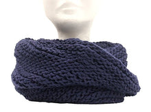 Carica l'immagine nel visualizzatore di Gallery, Scaldacollo in maglia, sciarpa ad anello intrecciato col. Blu scuro - Ilgrandebazar