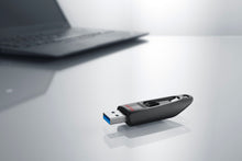 Carica l'immagine nel visualizzatore di Gallery, Sandisk SDCZ48-064G-U46 Chiavetta USB 64GB, Nero