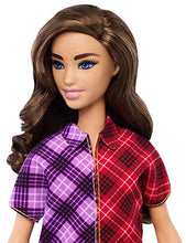 Carica l'immagine nel visualizzatore di Gallery, Barbie- Fashionistas Bambola con Capelli Castani Mossi e Vestitino Plaid,... - Ilgrandebazar