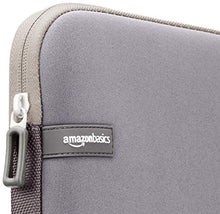Carica l'immagine nel visualizzatore di Gallery, AmazonBasics, custodia protettiva per laptop, una dimensione dello...