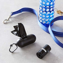 Carica l'immagine nel visualizzatore di Gallery, Amazon Basics - Sacchetti per bisogni dei cani, con dispenser e clip per guinzaglio,300 unità