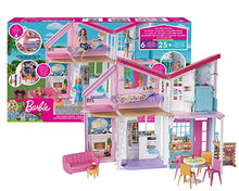 Carica l'immagine nel visualizzatore di Gallery, Barbie- La Nuova Casa di Malibu, Playset Richiudibile su Due Piani con Accessori, 61 cm, Giocattolo per Bambini 3+ Anni, FXG57 - Ilgrandebazar