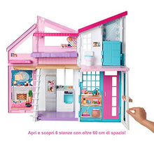 Carica l'immagine nel visualizzatore di Gallery, Barbie- La Nuova Casa di Malibu, Playset Richiudibile su Due Piani con Accessori, 61 cm, Giocattolo per Bambini 3+ Anni, FXG57 - Ilgrandebazar