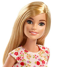 Carica l'immagine nel visualizzatore di Gallery, Barbie- Contadina Bambola con Accessori, Giocattolo per Bambini 3+ Anni,... - Ilgrandebazar