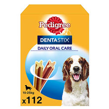 Carica l'immagine nel visualizzatore di Gallery, Pedigree Dentastix Daily Dental Dog Chews, medium, 112 bastoncini (4 x 4...