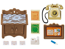 Carica l'immagine nel visualizzatore di Gallery, SYLVANIAN FAMILIES- Telefono con mobiletto Sistema di Gioco, Multicolore,...