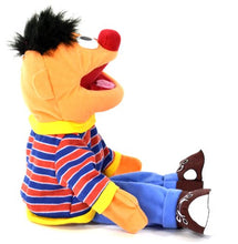 Carica l'immagine nel visualizzatore di Gallery, United Labels 0.800.929 - Puppet Sesame Street Ernie, Circa 35 cm - Ilgrandebazar