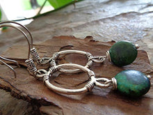 Carica l'immagine nel visualizzatore di Gallery, ✿ LONG OVAL &amp; GREEN ROUND STONE ✿ Orecchini etnici con ganci lunghi decorati