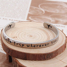 Carica l'immagine nel visualizzatore di Gallery, Braccialetto che augura buon viaggio, con aeroplani, regalo per hostess silver - Ilgrandebazar
