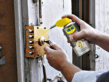 Carica l'immagine nel visualizzatore di Gallery, WD-40 Specialist - Lubrificante Serrature Spray Anticorrosivo con Sistema... - Ilgrandebazar