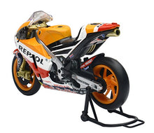 Carica l'immagine nel visualizzatore di Gallery, NewRay Honda Repsol RC212V, Scala 1:12, 2014 Marc Marquez 93