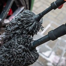 Carica l'immagine nel visualizzatore di Gallery, Meguiar's Car Care X1902EU Spazzola in Microfibra per la Pulizia dei Cerchi