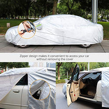 Carica l'immagine nel visualizzatore di Gallery, AmazonBasics - Telo copriauto argentato, resistente Per berline fino a 430 cm - Ilgrandebazar