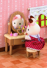 Carica l'immagine nel visualizzatore di Gallery, SYLVANIAN FAMILIES- TAV Beauty+sgab (pers escl) Sistema di Gioco,...