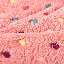 Carica l'immagine nel visualizzatore di Gallery, AmazonBasics Cuddler, Cuccia per animali domestici - Taglia Small, Polka Dots - Ilgrandebazar