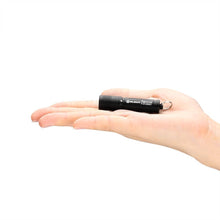 Carica l'immagine nel visualizzatore di Gallery, Olight i3E EOS Torcia Portachiavi Mini Impermeabile IPX8, LED 90 lumens Nero - Ilgrandebazar