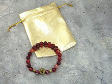 Carica l'immagine nel visualizzatore di Gallery, Bracciale a testa di leone agata rossa a strisce naturali con perline dorate - Ilgrandebazar