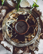 Carica l'immagine nel visualizzatore di Gallery, KERBHOLZ orologio in legno - Masterpieces Collection Noce / Nero Notte - Ilgrandebazar