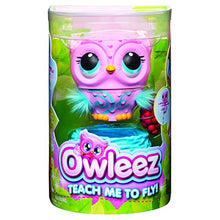 Carica l'immagine nel visualizzatore di Gallery, Owleez Gufetto Rosa Interattivo, Vola per Davvero, dai 6 Anni