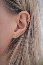 Carica l'immagine nel visualizzatore di Gallery, MINI POINT PLUG D'OR petites boucles d'oreilles délicates - Ilgrandebazar