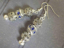 Carica l'immagine nel visualizzatore di Gallery, Orecchini Charms modello Thurcolas Manhattan con perline in metallo e...