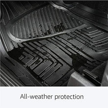 Carica l'immagine nel visualizzatore di Gallery, AmazonBasics - Set da 4 tappetini in gomma per auto, SUV, camion, Nero